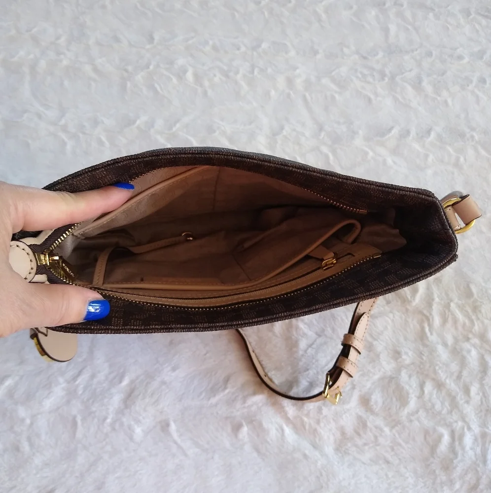 Michael Kors Messenger Crossbody - Picture 7 of 11